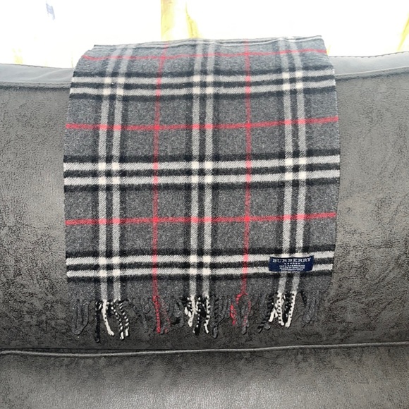 Burberry London 100% cashmere classic novacheck scarf grey white red. - Picture 1 of 2